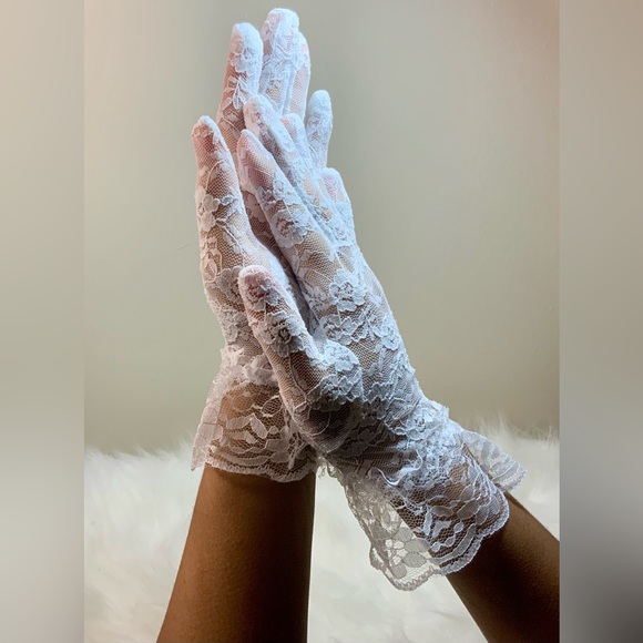 Lace Gloves (Full Finger) (New) White (Purses not included) - Picture 2 of 5